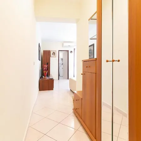 House Suzi Nyaraló Zára